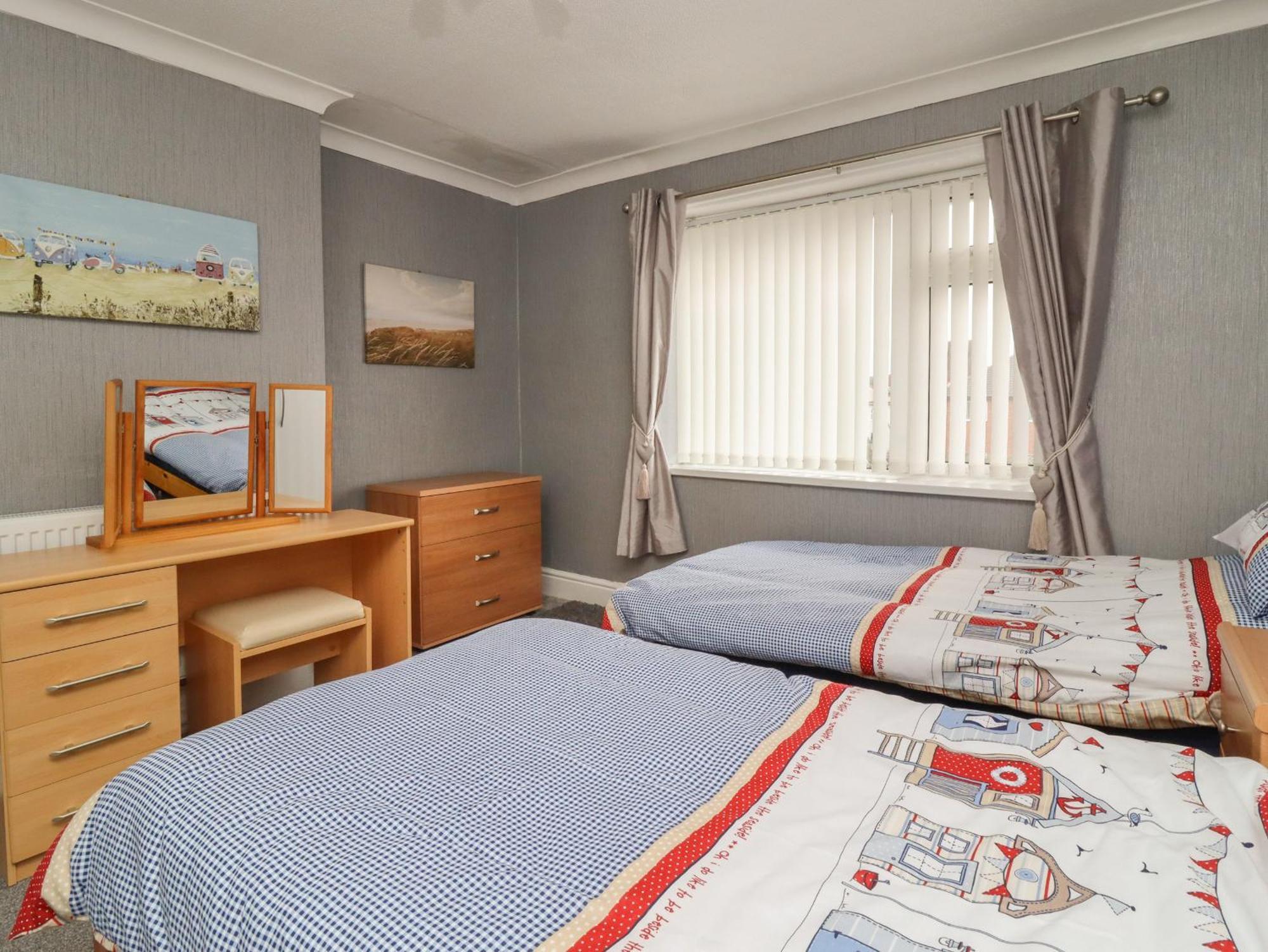 19 Slinger Road Villa Кливлис Екстериор снимка